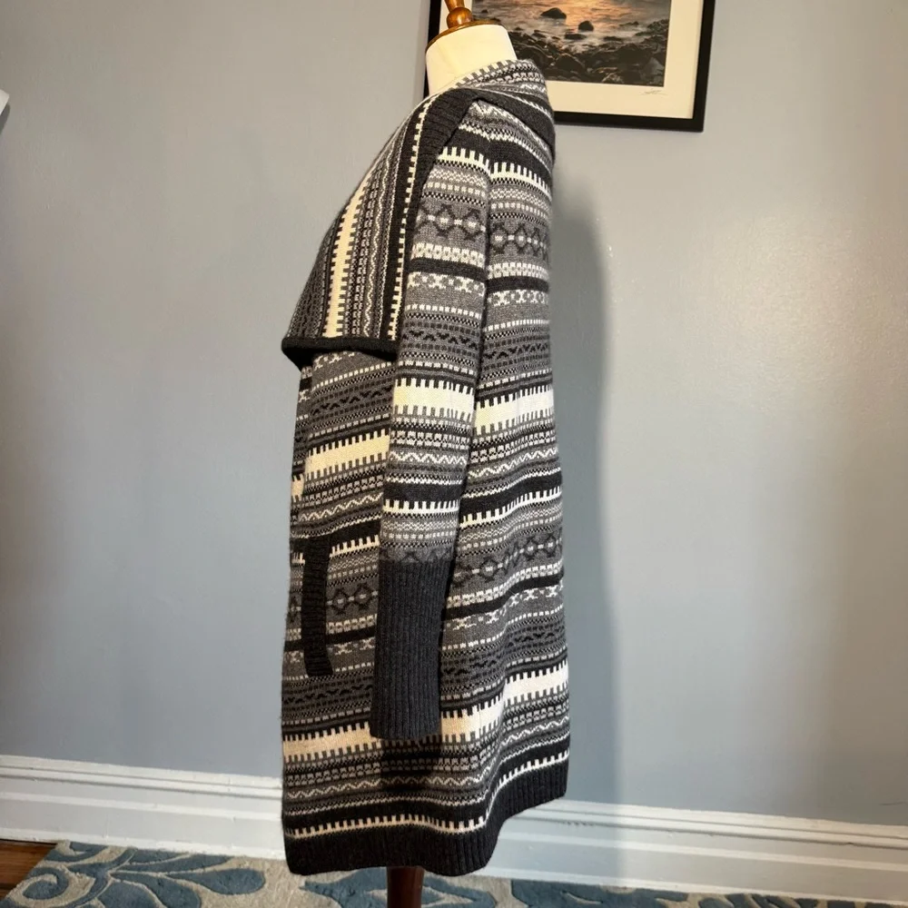 Neiman Marcus Cashmere Cardigan - Picture 3 of 6